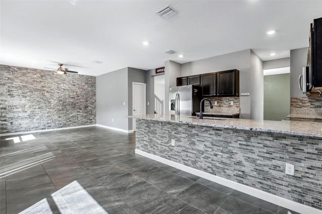 3440 W 100th Ter, Hialeah, FL 33018