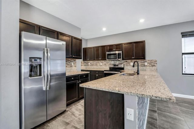 3440 W 100th Ter, Hialeah, FL 33018