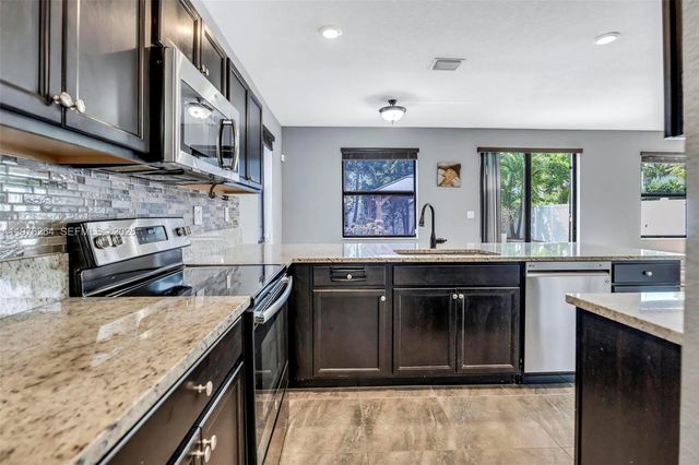 3440 W 100th Ter, Hialeah, FL 33018