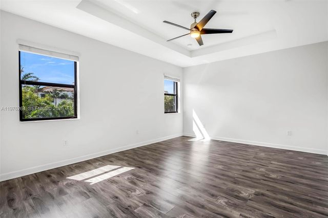 3440 W 100th Ter, Hialeah, FL 33018