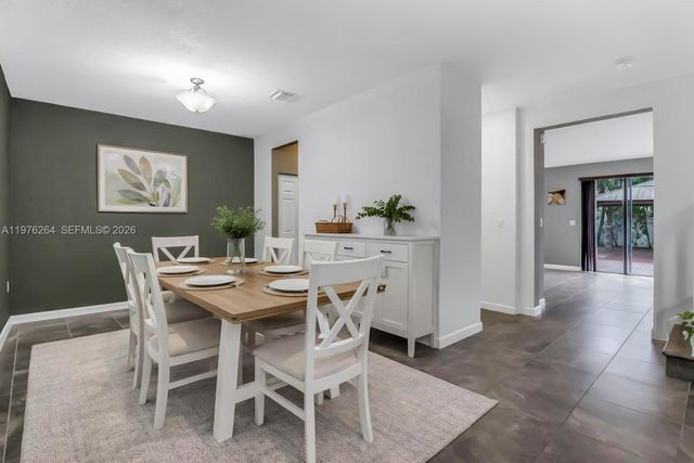 3440 W 100th Ter, Hialeah, FL 33018