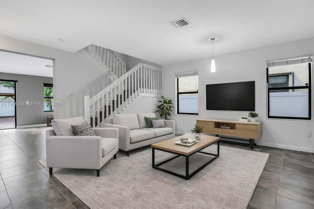 3440 W 100th Ter, Hialeah, FL 33018