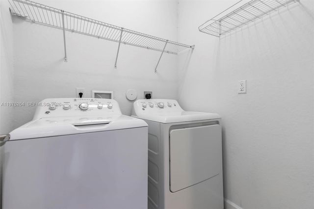 3440 W 100th Ter, Hialeah, FL 33018