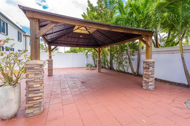 3440 W 100th Ter, Hialeah, FL 33018