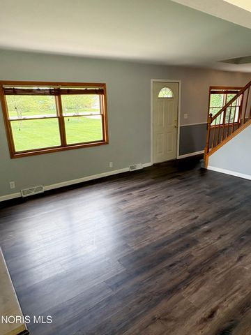 1102 S Lallendorf Road, Oregon, OH 43616