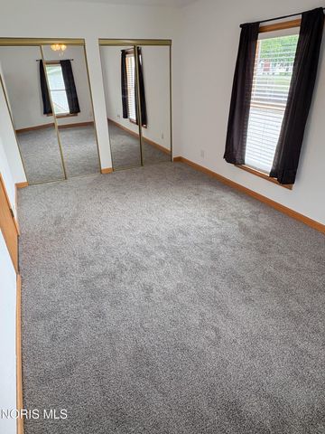 1102 S Lallendorf Road, Oregon, OH 43616