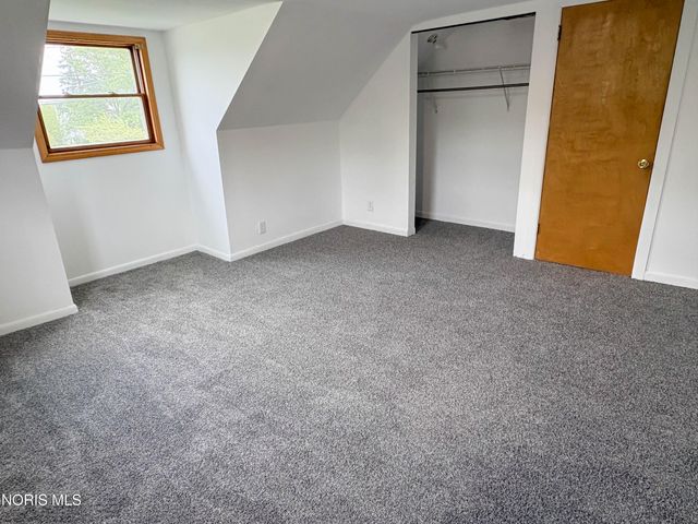 1102 S Lallendorf Road, Oregon, OH 43616