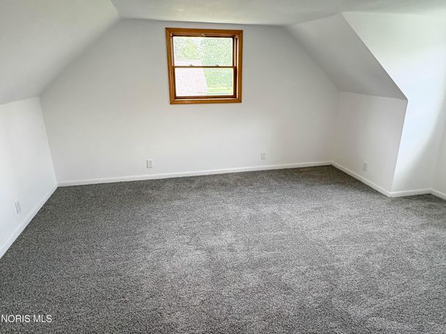 1102 S Lallendorf Road, Oregon, OH 43616
