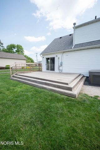 1102 S Lallendorf Road, Oregon, OH 43616