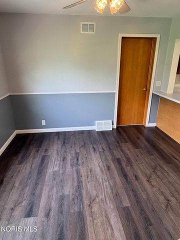 1102 S Lallendorf Road, Oregon, OH 43616