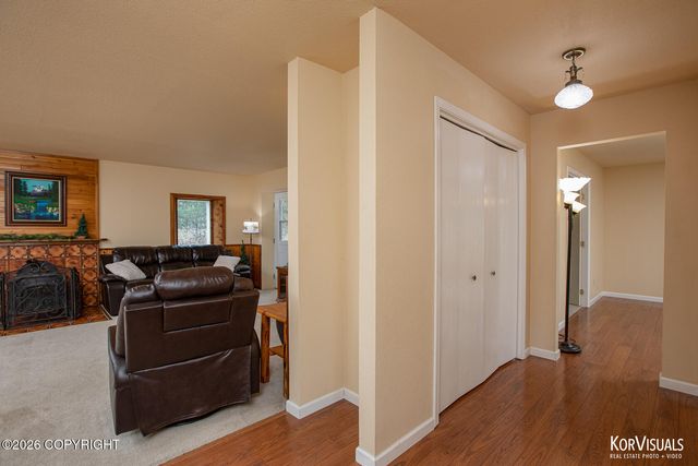 4401 Trapline Drive, Anchorage, AK 99516