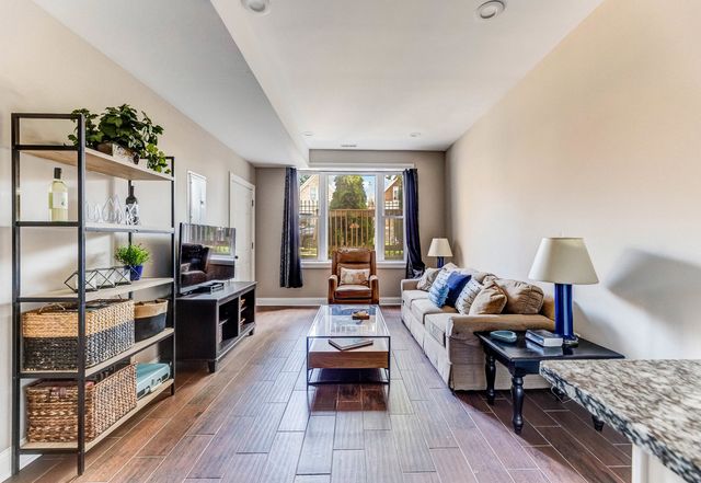 820 N Monticello Avenue, Chicago, IL 60651