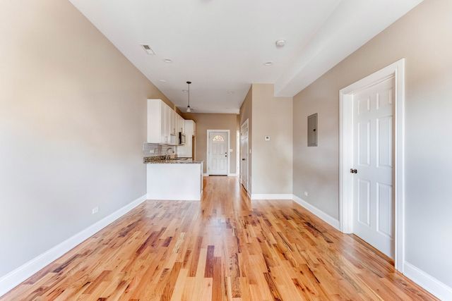 820 N Monticello Avenue, Chicago, IL 60651