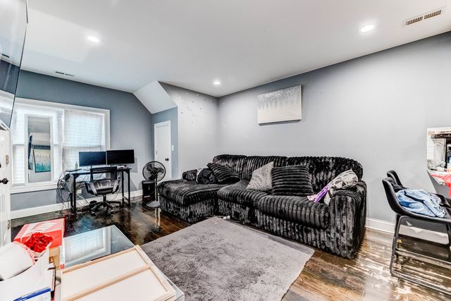 820 N Monticello Avenue, Chicago, IL 60651