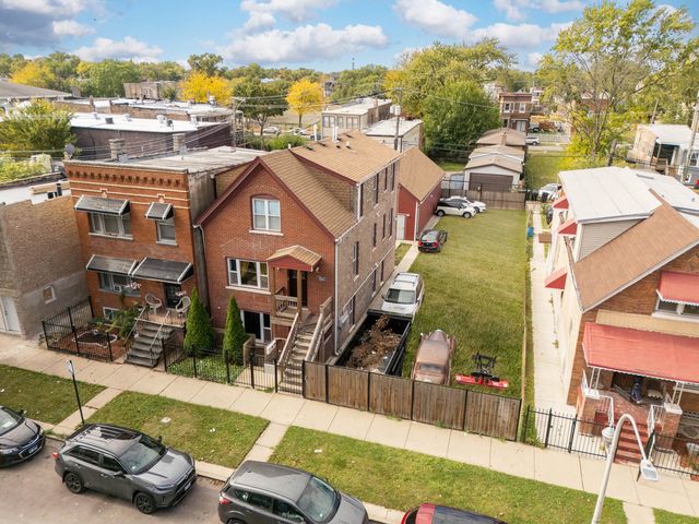 820 N Monticello Avenue, Chicago, IL 60651