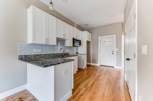 820 N Monticello Avenue, Chicago, IL 60651