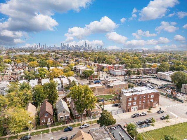 820 N Monticello Avenue, Chicago, IL 60651
