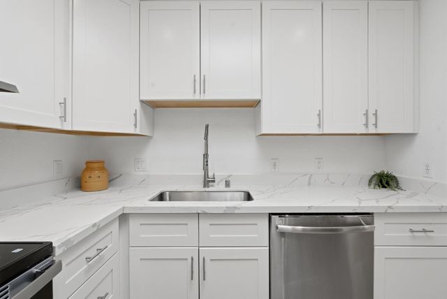 405 91st Street 27, Daly City, CA 94015