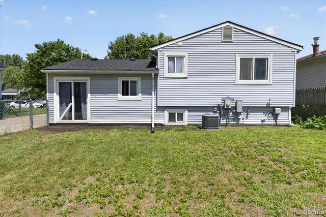15924 Orchard Street, Romulus, MI 48174