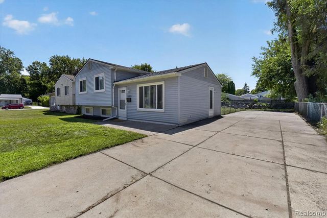 15924 Orchard Street, Romulus, MI 48174