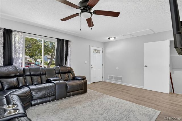15924 Orchard Street, Romulus, MI 48174