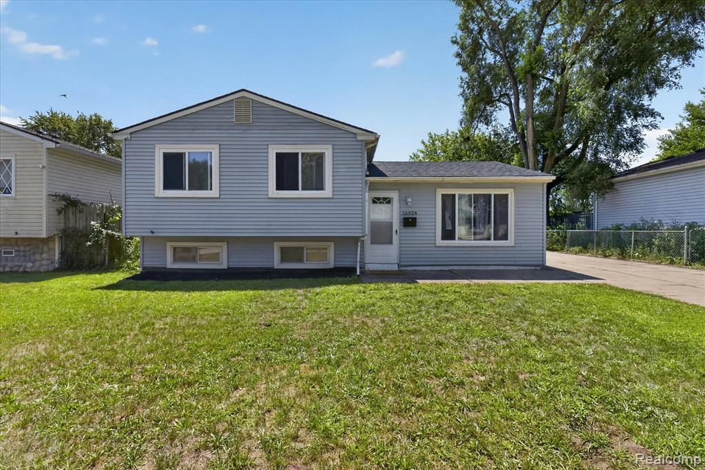 15924 Orchard Street, Romulus, MI 48174