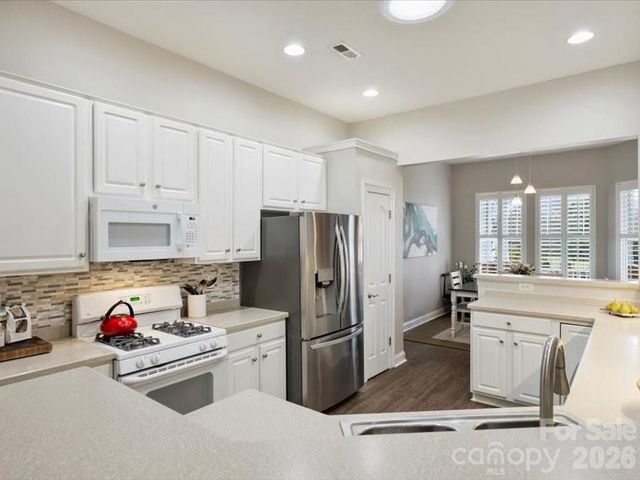 8113 Cottsbrooke Drive, Huntersville, NC 28078