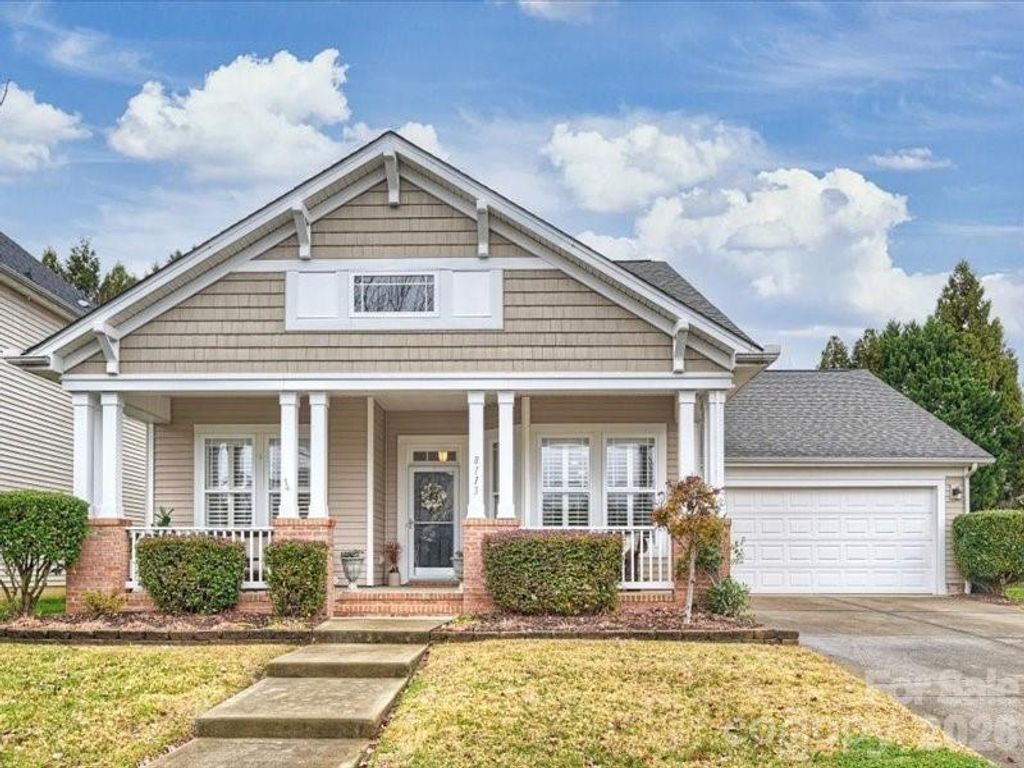 8113 Cottsbrooke Drive, Huntersville, NC 28078