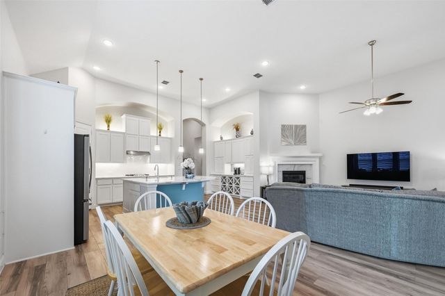 812 Heron Creek Pass, Mckinney, TX 75071