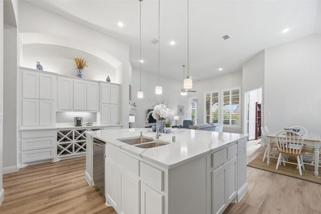 812 Heron Creek Pass, Mckinney, TX 75071