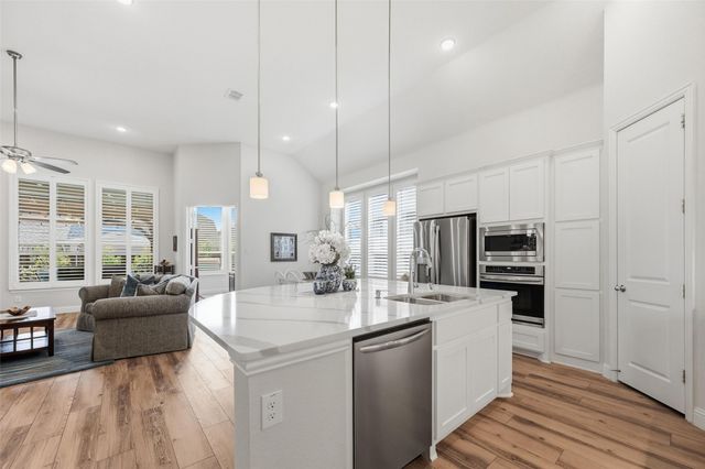 812 Heron Creek Pass, Mckinney, TX 75071