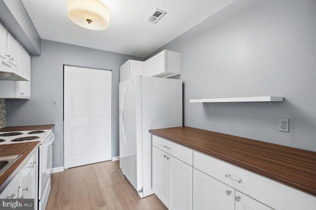 804 TIMBER CRK, Lindenwold, NJ 08021