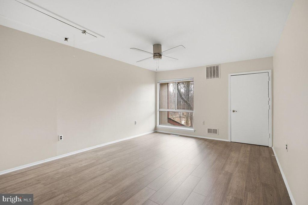 Image 10 of property listing at 804 TIMBER CRK, Lindenwold, NJ 08021