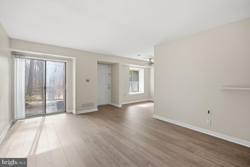 Image 4 of property listing at 804 TIMBER CRK, Lindenwold, NJ 08021