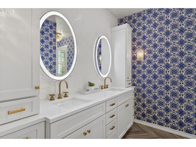 11511 S RIVERWOOD Rd, Portland, OR 97219