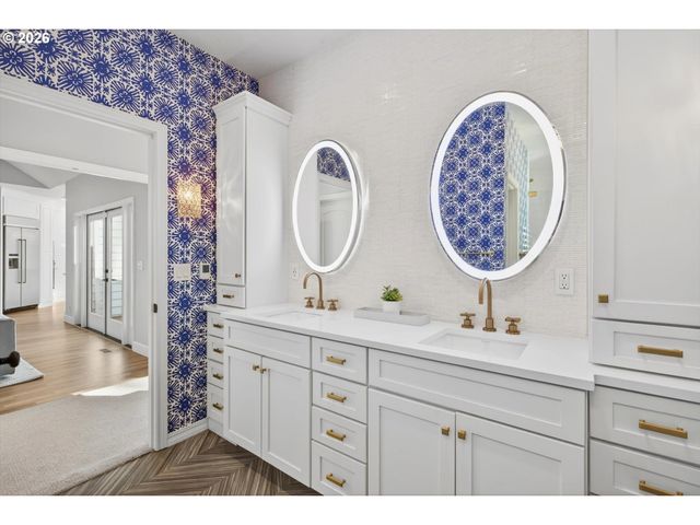 11511 S RIVERWOOD Rd, Portland, OR 97219