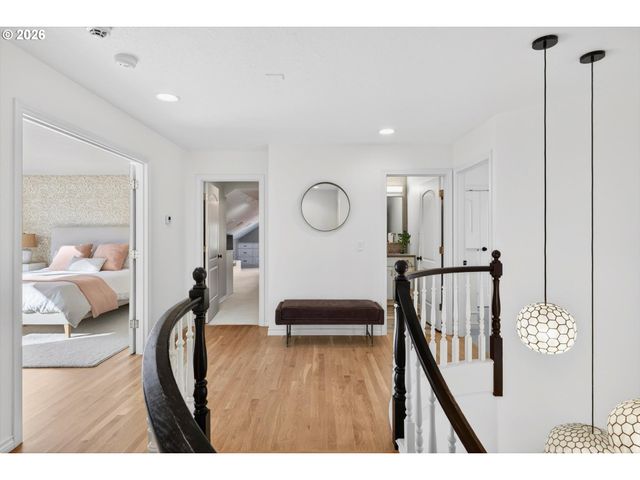 11511 S RIVERWOOD Rd, Portland, OR 97219