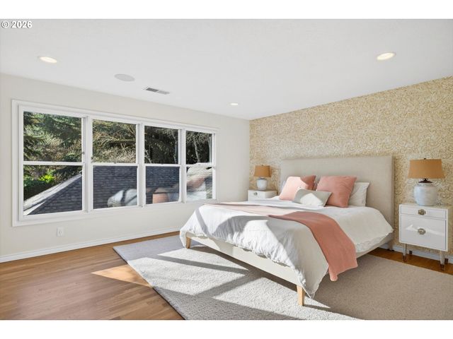 11511 S RIVERWOOD Rd, Portland, OR 97219