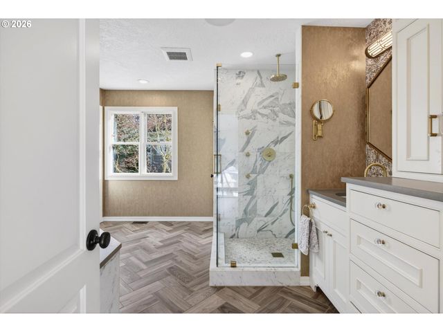 11511 S RIVERWOOD Rd, Portland, OR 97219