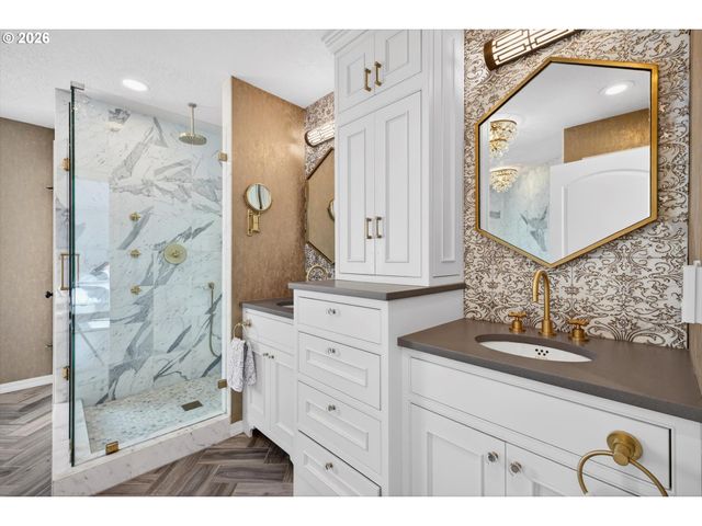 11511 S RIVERWOOD Rd, Portland, OR 97219