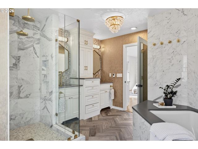 11511 S RIVERWOOD Rd, Portland, OR 97219