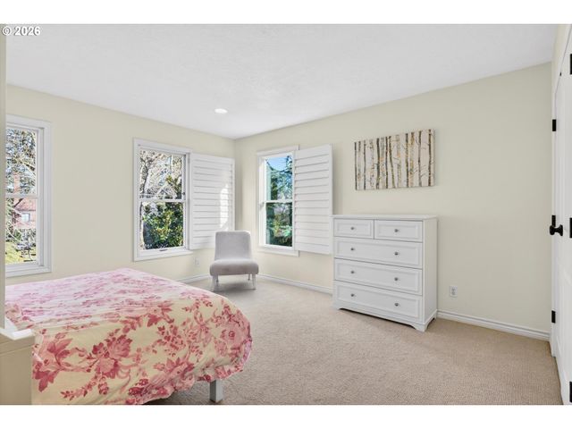 11511 S RIVERWOOD Rd, Portland, OR 97219