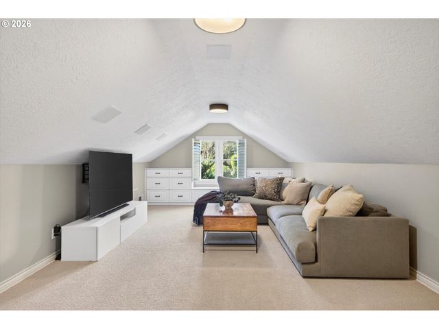 11511 S RIVERWOOD Rd, Portland, OR 97219