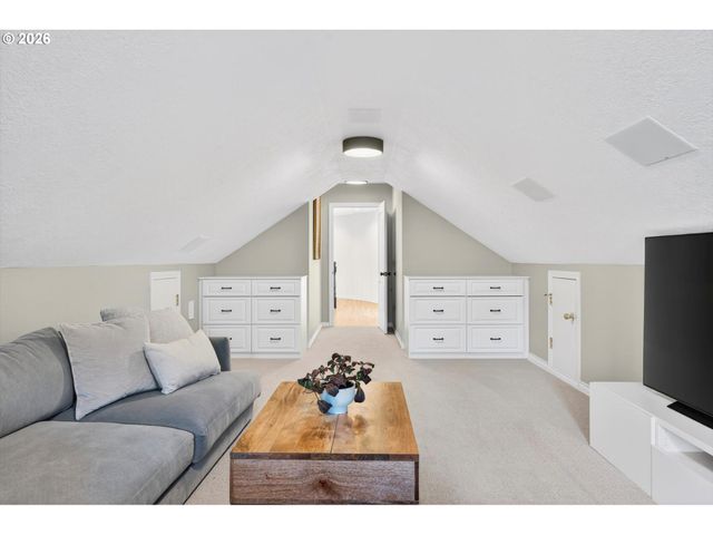 11511 S RIVERWOOD Rd, Portland, OR 97219