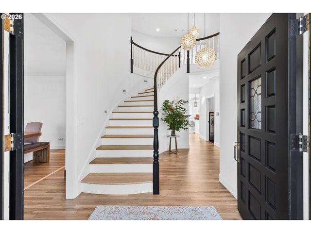 11511 S RIVERWOOD Rd, Portland, OR 97219