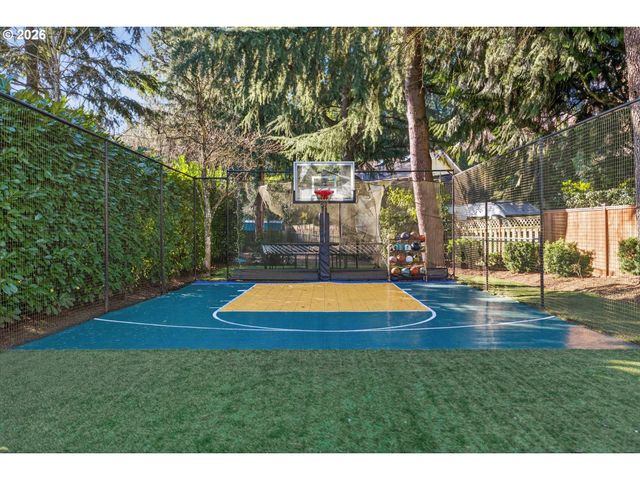 11511 S RIVERWOOD Rd, Portland, OR 97219