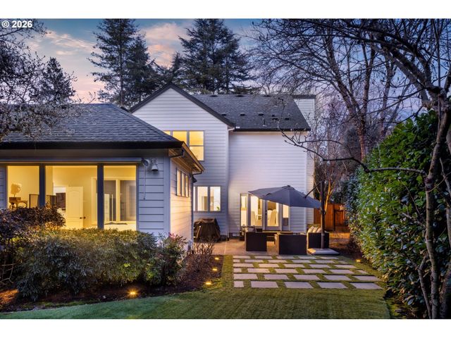 11511 S RIVERWOOD Rd, Portland, OR 97219