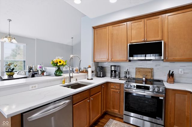 12689 Hollice, Fishers, IN 46037