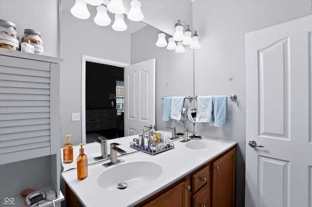12689 Hollice, Fishers, IN 46037