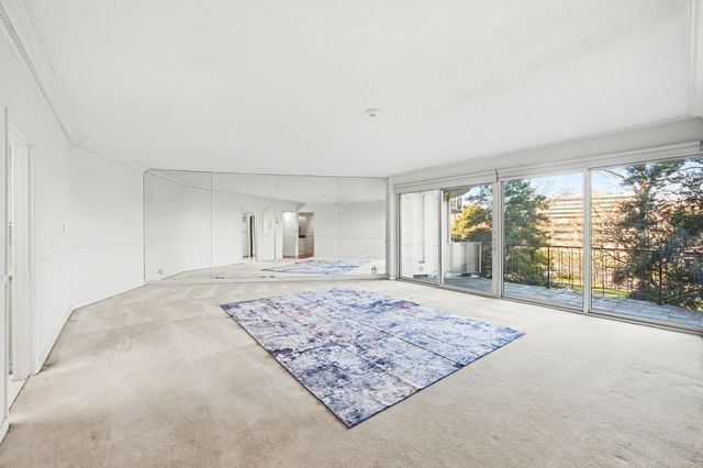 4215 Harding Pike Apt 303, Nashville, TN 37205